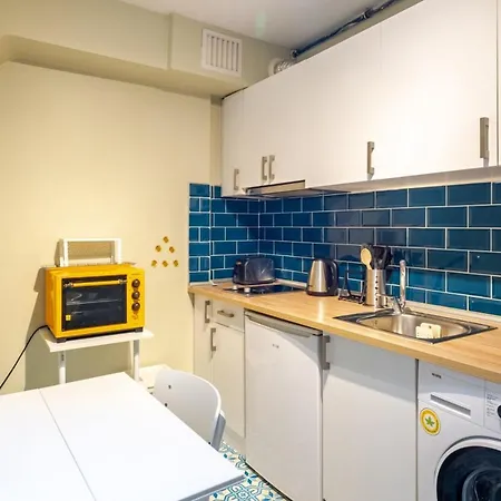 Lovely And Flat In Sisli With Backyard * Istanbul